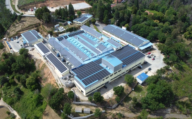 Nova unidade de produção para autoconsumo da Palbit com painéis fotovoltaicos para geração de energia solar industrial